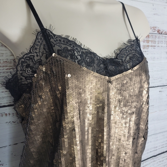 (SOLD ON MERC)Guess sparkly going out top - Picture 2 of 4